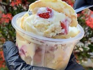 Bolo de Ninho com morango